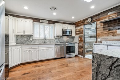 3734 Meadowcrest Dr, Las Vegas, NV 89121 - photo 3