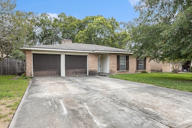 16931 Forest Bend Ave, Friendswood, TX 77546 - photo 3