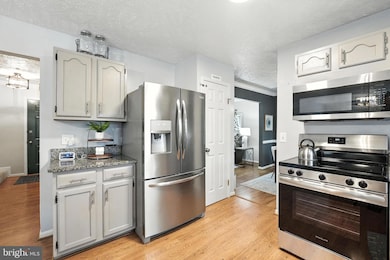 15150 Holleyside Dr, Dumfries, VA 22025 - photo 3