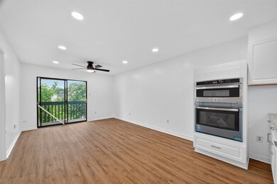 1516 Bay Area Blvd unit R4, Houston, TX 77058 - photo 4