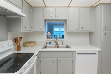 Starlight Towers unit 15B, Lauderdale By the Sea, FL 33308 - photo 3