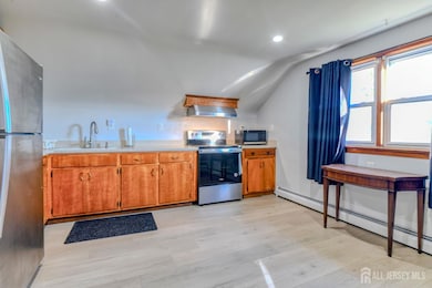 737 Roseland Place unit 2, North Brunswick, NJ 08902 - photo 2