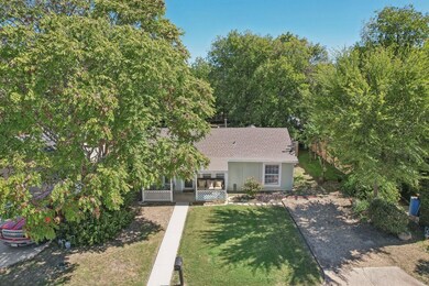 683 Meadow Park Dr, Fort Worth, TX 76108 - photo 3