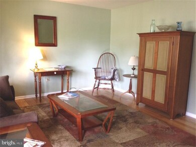 405 Grenoble Dr, Sellersville, PA 18960 - photo 4