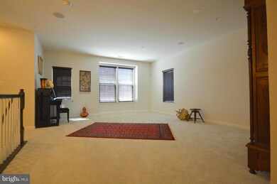 8017 Greenbelt Station Pkwy unit 305B, Greenbelt, MD 20770 - photo 4