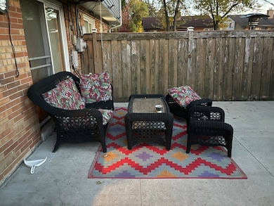 9256 N Parkside Dr, Des Plaines, IL 60016 - photo 4