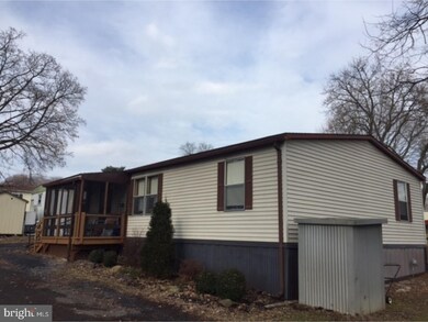 117 Valley View Trailer Park, Reading, PA 19605 - photo 2