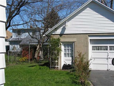 Parking Lot/Garage