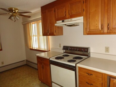 41 Pomeroy St, Easthampton, MA 01027 - photo 3