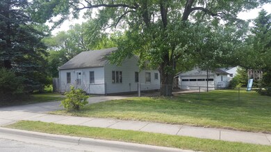 2106 Reo Rd, Lansing, MI 48910 - photo 2