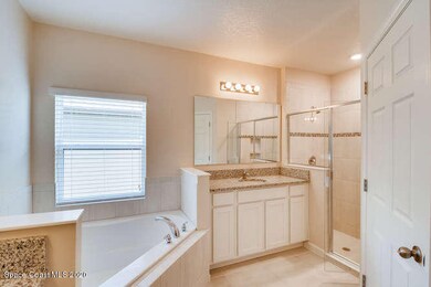 The Glenhurst-small-005-007-Master Bathr