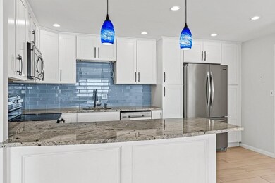 1 Hallmark Gardens unit 4, Burlington, MA 01803 - photo 5