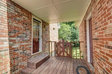 1100 Fawn Ct, LaGrange, KY 40031
