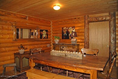 cabin dining