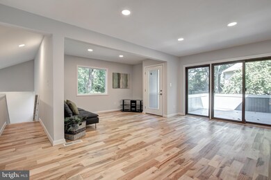 9412 Raintree Rd, Burke, VA 22015 - photo 7