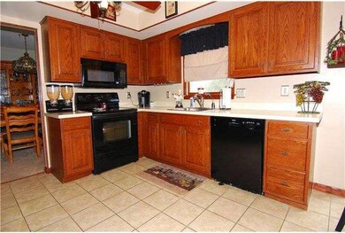 4220 Stoudts Ferry Bridge Rd, Reading, PA 19605 - photo 6