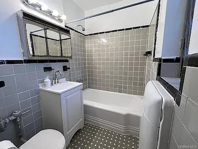 76-10 34th Ave unit 1-O, Jackson Heights, NY 11372 - photo 5