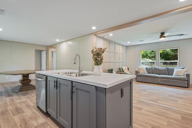 524 Tiger Lily Ln, Defuniak Springs, FL 32433 - photo 5