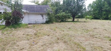 121 Winding Way S, Bay City, TX 77414 - photo 2