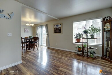 Living Room/Dining