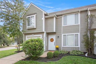 8926 Hauser St, Lenexa, KS 66215 - photo 4