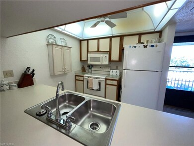 4032 Oakview Dr #H8Kitchen
