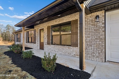 370 Flora Dr, Lenoir City, TN 37771 - photo 4