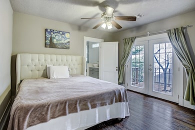 801 Le Green St, Houston, TX 77008 - photo 5