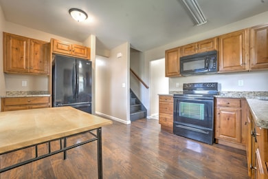 822 6th Ave NW, Minot, ND 58703 - photo 5