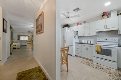 5730 Fernley Dr E unit 410, West Palm Beach, FL 33415 - photo 3