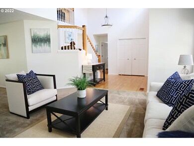 Living Room/Entrance