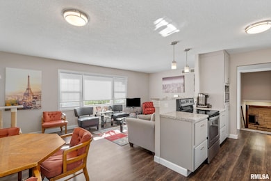 405 Westerfield Rd, Davenport, IA 52806 - photo 6