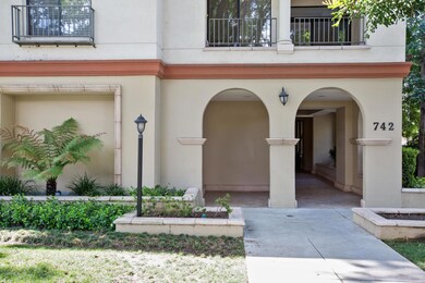 742 Locust St unit 201, Pasadena, CA 91101 - photo 2