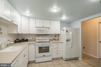 1146 Bayless Place unit I2, Norristown, PA 19403 - photo 4