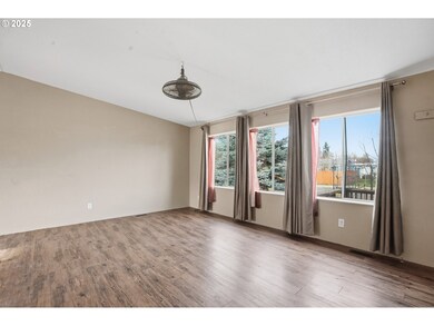 208 W Heintz St unit 2, Molalla, OR 97038 - photo 4