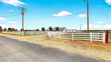 770 Merriam Rd, Hickman, CA 95323 - photo 6