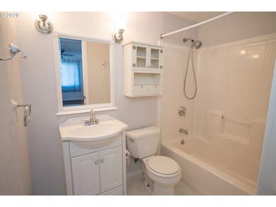 Bedroom, Primary