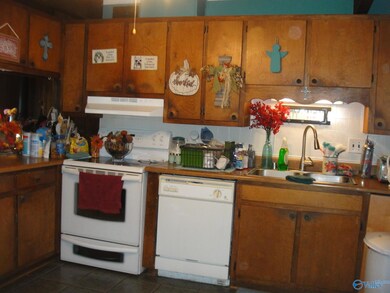 132 Guinevere Dr, Albertville, AL 35950 - photo 7