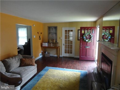 15 W Salisbury Dr, Wilmington, DE 19809 - photo 4