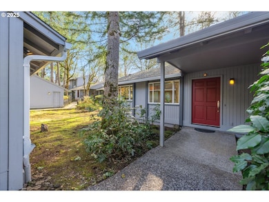 4382 Woodside Cir, Lake Oswego, OR 97035 - photo 2