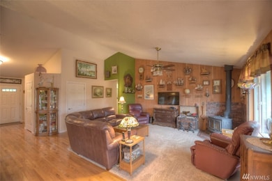 218 Stub Rd, Onalaska, WA 98570 - photo 4