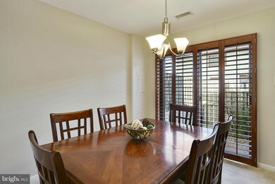 2568 Fox Ridge Ct unit 31, Woodbridge, VA 22192 - photo 2