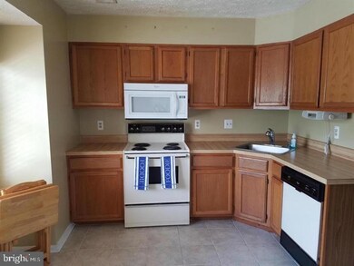 131 Firethorn Ct unit 12-4, Upper Marlboro, MD 20774 - photo 3