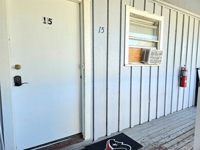 1109 Broadway Avenue J unit 15, Galveston, TX 77550 - photo 6