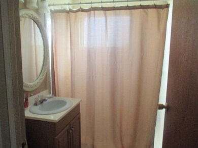 607 Topeka Dr, Carpentersville, IL 60110 - photo 5