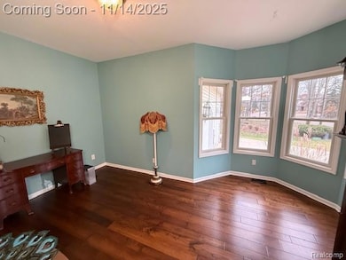 1075 Crystal Wood Dr unit 24, Davison, MI 48423 - photo 4