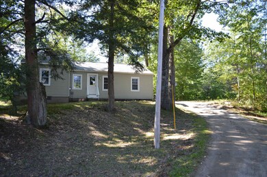 819 W Swanzey Rd, Swanzey, NH 03446 - photo 2