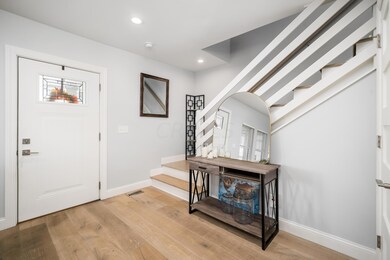 R_275_E_Greenwood_Interior_0004