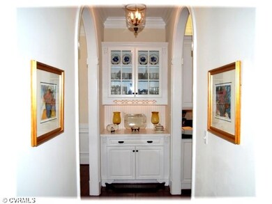 Kitchen - Wonderful Butlers Pantry