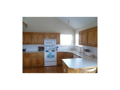 BEAUTIFUL KITCHEN!!